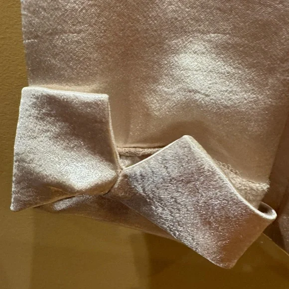 Dressbarn Collection: Elegant Cream Satin Blouse with Rouched Front size (14) - Picture 5 of 8